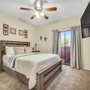 Comfy With Heated Pool And Gym , Phoenix United States